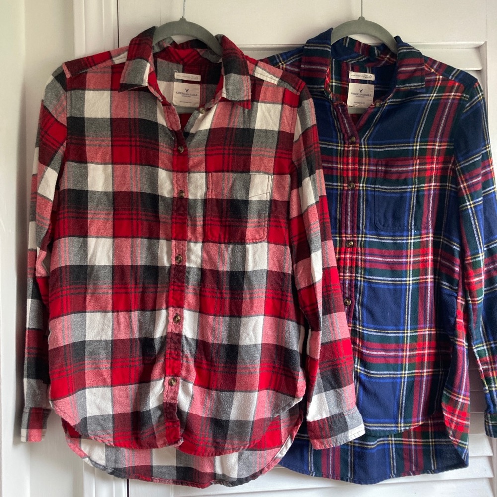 2American Eagle plaid flannel shirts